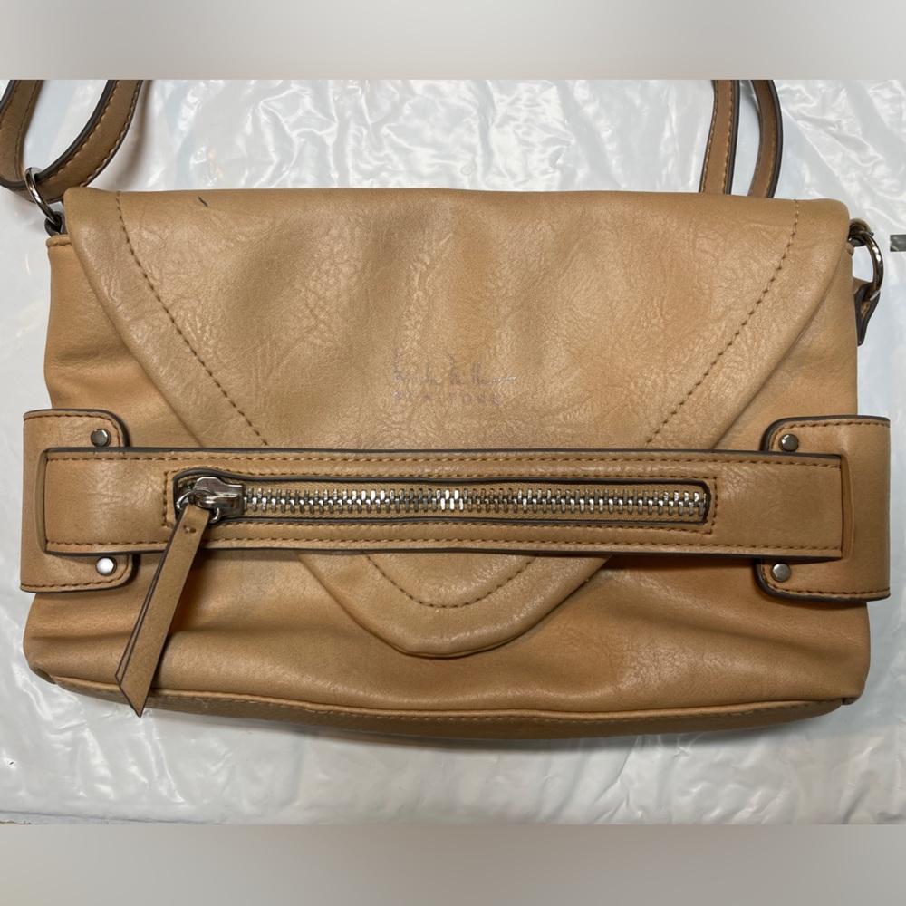 Nicole Miller Crossbody Envelope Bag Purse Tan Vegan Leather Magnetic Closure